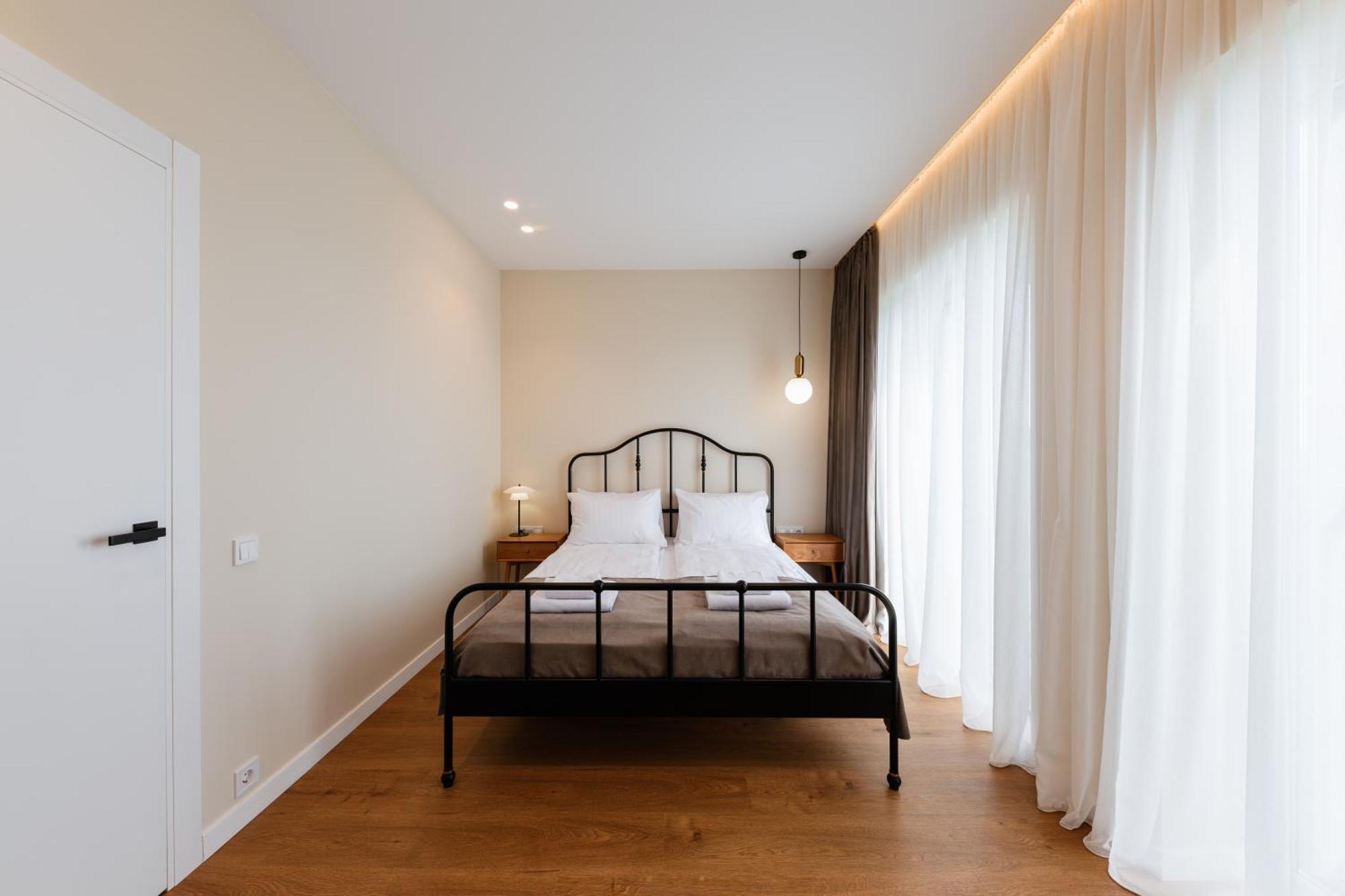 Мм Group Apartment Ужгород Екстериор снимка