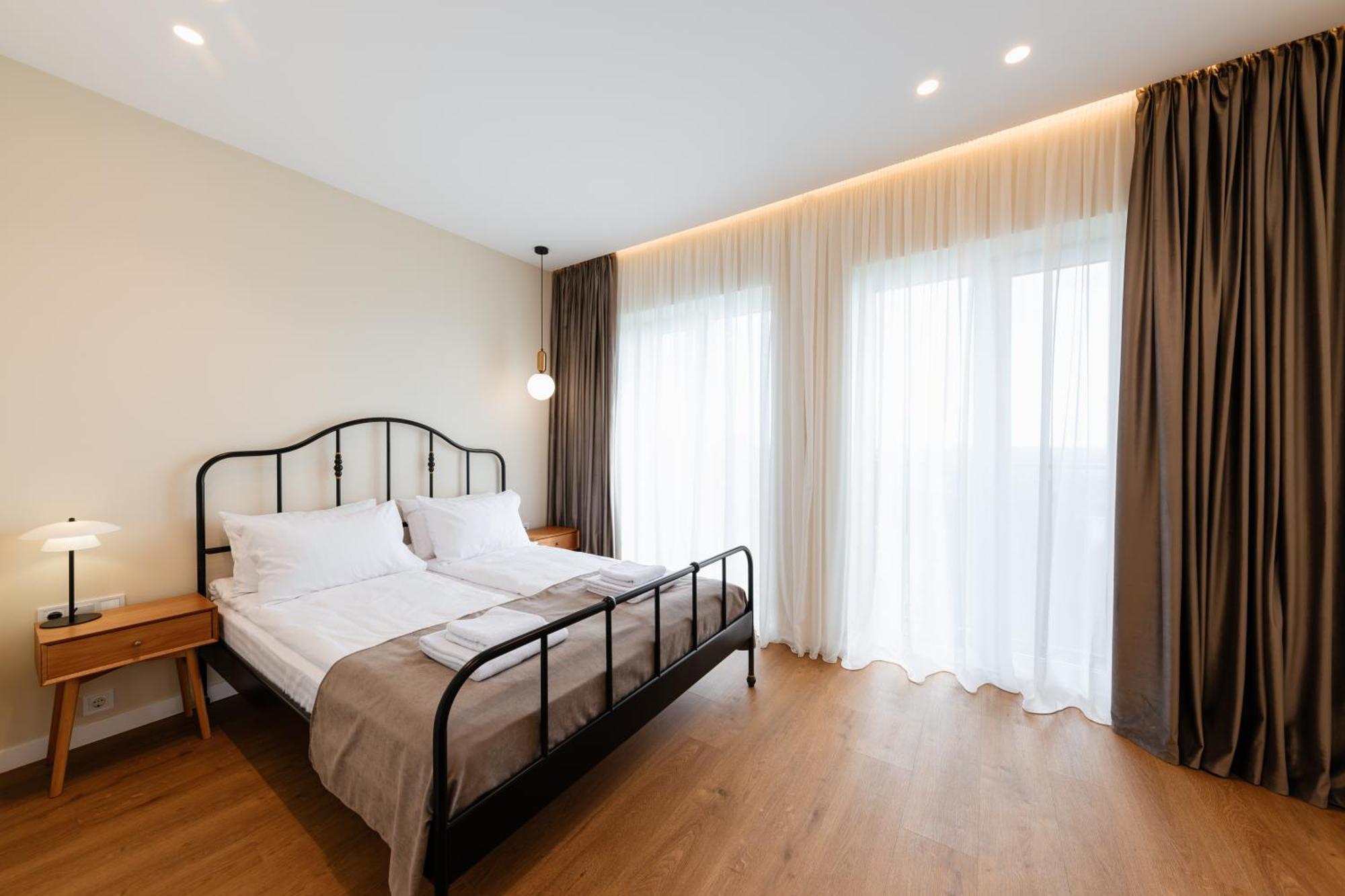 Мм Group Apartment Ужгород Екстериор снимка