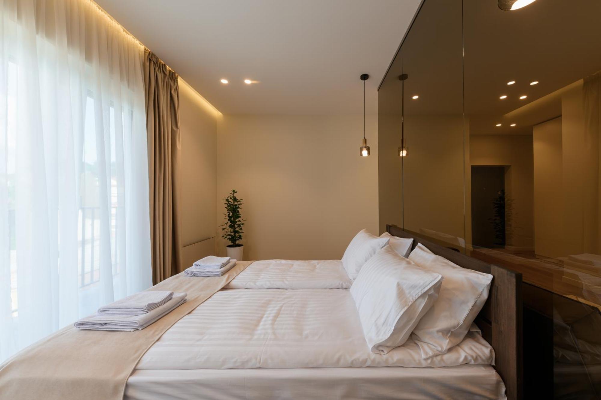 Мм Group Apartment Ужгород Екстериор снимка
