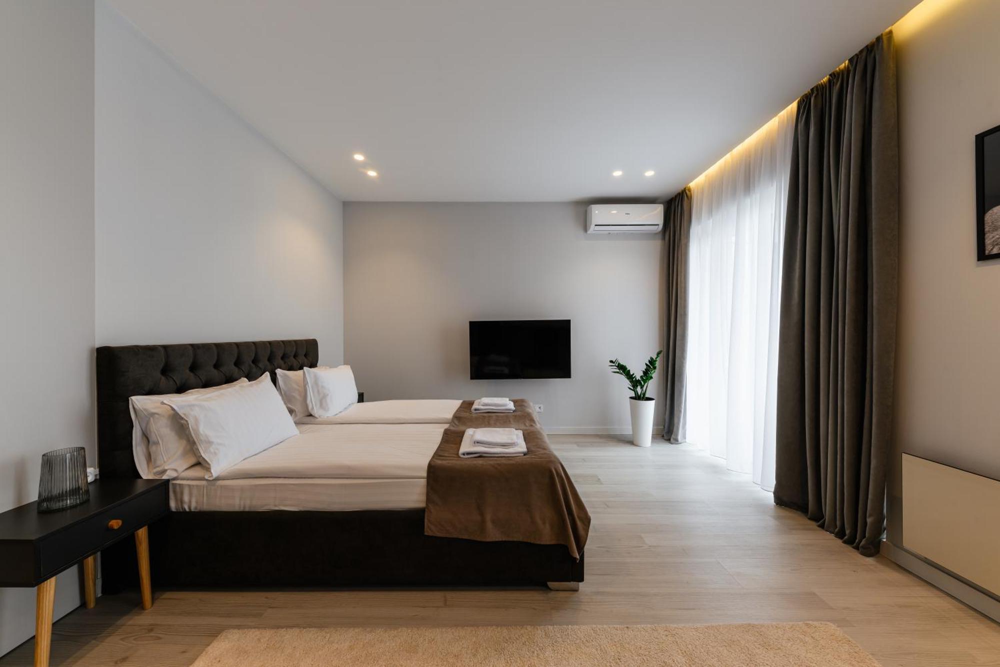 Мм Group Apartment Ужгород Екстериор снимка