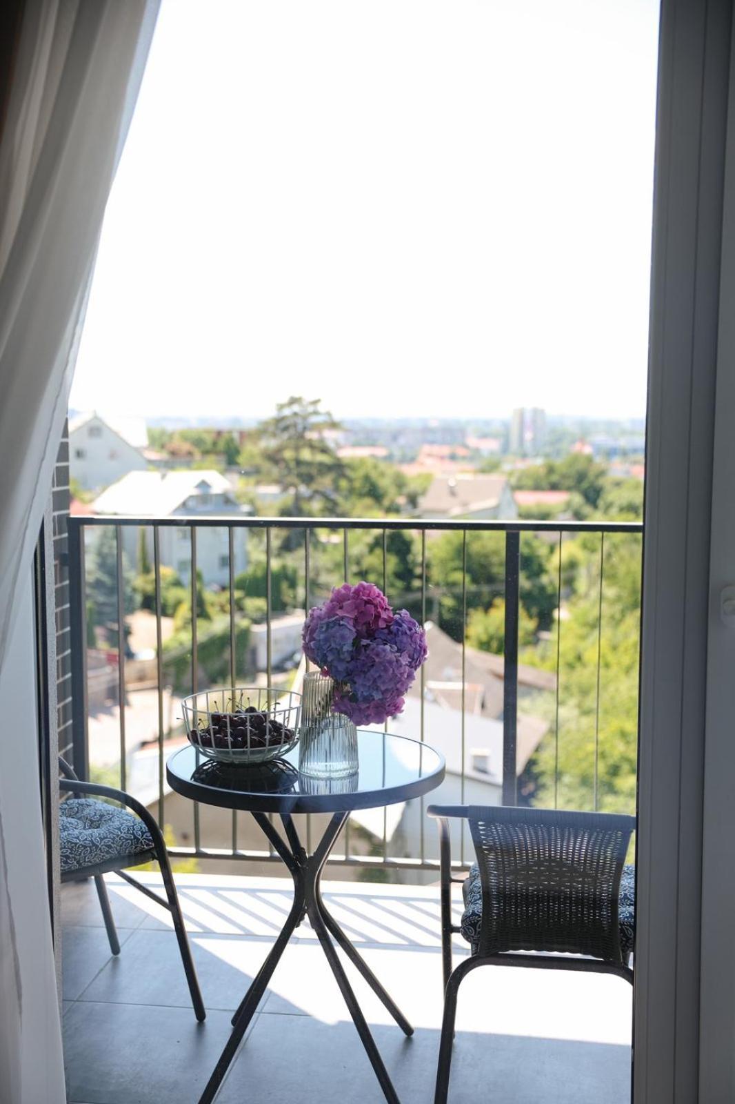 Мм Group Apartment Ужгород Екстериор снимка